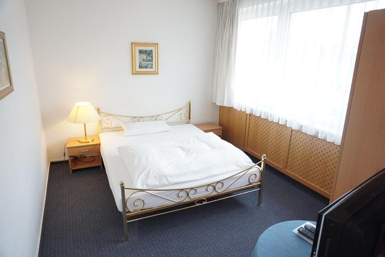 Buergerhaus Hotel Steinbach im Taunus Exterior photo