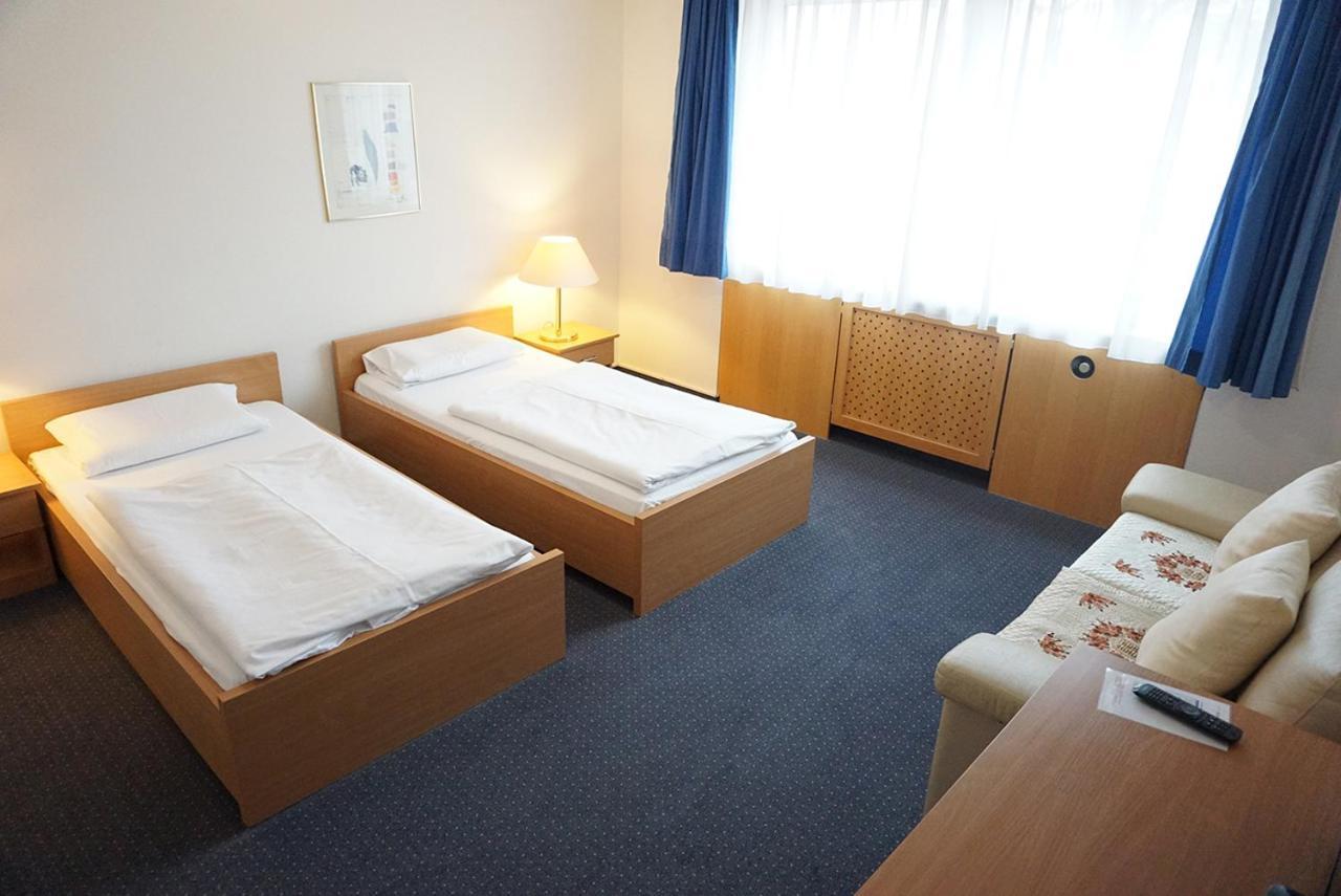 Buergerhaus Hotel Steinbach im Taunus Exterior photo